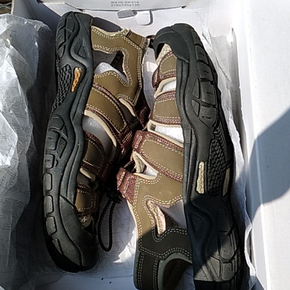 Men\'s NIB* Skechers Sport tan Safaris sandals sz 7